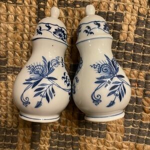 Blue Danube shakers
